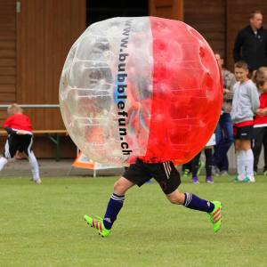 Elia, der "Ruud Gullit" von Sulz/LU am 2. Bubble Fussball Turnier des FC Hitzkirch auf dem Sportplatz Hegler Hitzkirch.