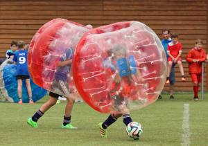 Elia, der "Ruud Gullit" von Sulz/LU am 2. Bubble Fussball Turnier des FC Hitzkirch auf dem Sportplatz Hegler Hitzkirch.