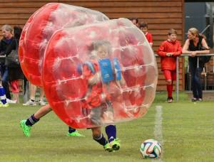 Elia, der "Ruud Gullit" von Sulz/LU am 2. Bubble Fussball Turnier des FC Hitzkirch auf dem Sportplatz Hegler Hitzkirch.