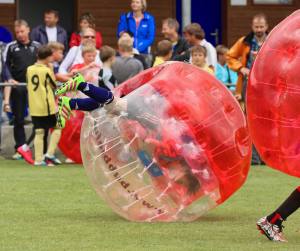Elia, der "Ruud Gullit" von Sulz/LU am 2. Bubble Fussball Turnier des FC Hitzkirch auf dem Sportplatz Hegler Hitzkirch.
