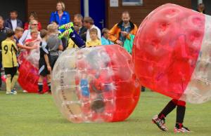 Elia, der "Ruud Gullit" von Sulz/LU am 2. Bubble Fussball Turnier des FC Hitzkirch auf dem Sportplatz Hegler Hitzkirch.