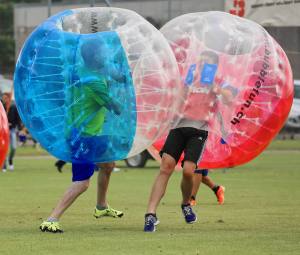 Relativitätstheorie auf dem Fussballplatz: 2. Bubble Fussball Turnier des FC Hitzkirch auf dem Sportplatz Hegler Hitzkirch.
