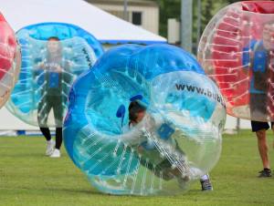 Relativitätstheorie auf dem Fussballplatz: 2. Bubble Fussball Turnier des FC Hitzkirch auf dem Sportplatz Hegler Hitzkirch.