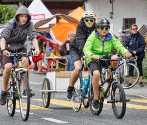 Tandem mit Hänger (Photo by: www.studhalter.org)