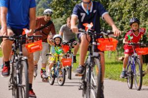 Freundliche und attraktive Kleinstbikerin (Photo by: www.studhalter.org)