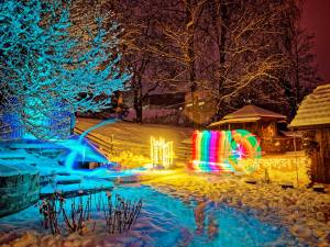 Impressionen Ligth Painting (Lichtmalen) mit Pixelstick und Taschenlampe in unserem Garten.