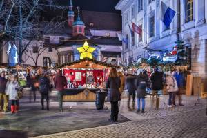 Weihnachtsmarkt rund um den Franziskanerplatz (Franziskanerkirche)