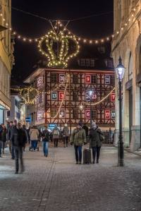 Weihnachtsbeleuchtung Reussbrücke mit "Spengler-Adventskalender"