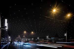 Rushhour auf der weihnächtlich beleuchteten Seebrücke