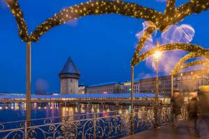 Rathaussteg mit Kapellbrücke