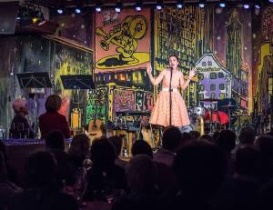 Abendessen und Konzert/Show mit Frölein da Capo und Band QUERBEET im Stadtkeller Luzern.