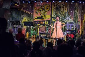 Abendessen und Konzert/Show mit Frölein da Capo und Band QUERBEET im Stadtkeller Luzern.