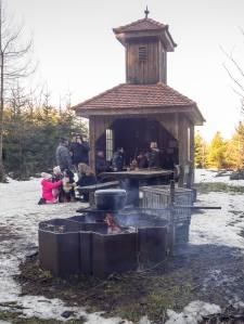 Das ehemalige Sulzer "Sprötzehüsli", verpflanzt auf den höchsten und kältesten Punkt des Sulzer Waldes