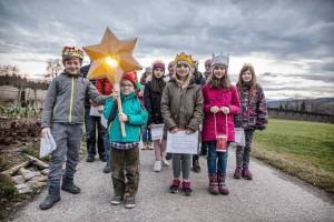 Sternsinger aus Gelfingen, unterwegs zu den umliegenden Bauernhöfen.